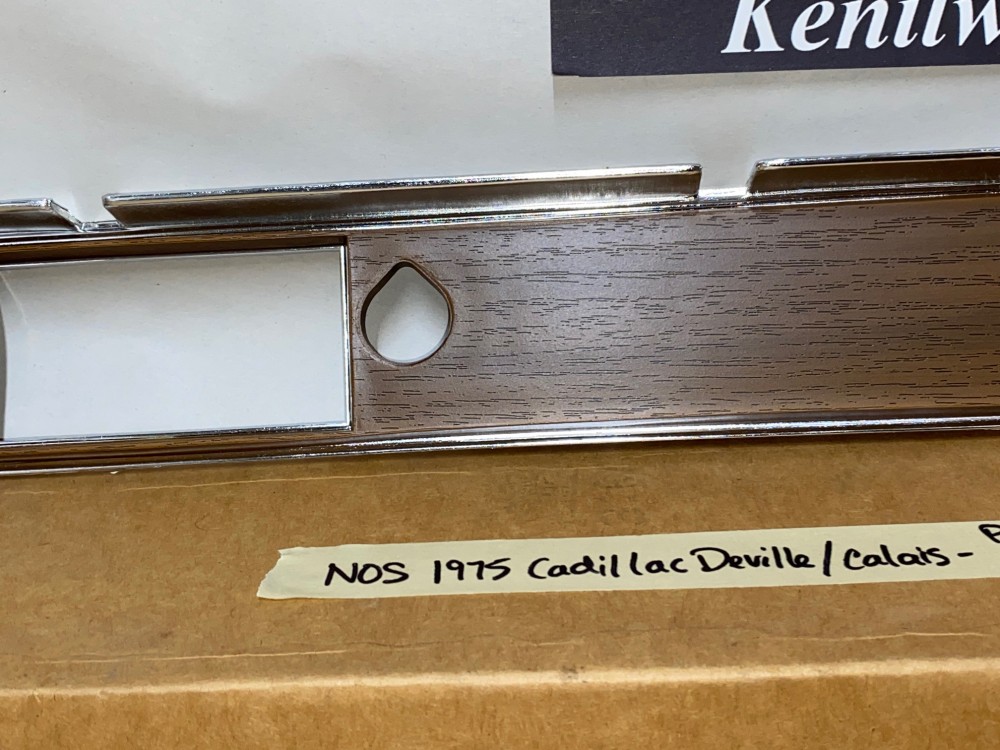 NOS 1974 1975 1976 Cadillac Fleetwood Deville Eldorado Calais RIGHT PASSENGER SIDE DASH WOODGRAIN TRIM RADIO BEZEL #1605940 - Image 4
