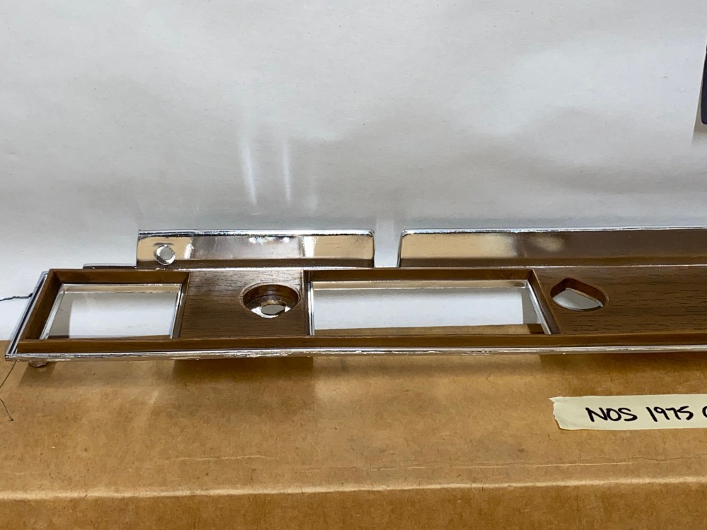 NOS 1974 1975 1976 Cadillac Fleetwood Deville Eldorado Calais RIGHT PASSENGER SIDE DASH WOODGRAIN TRIM RADIO BEZEL #1605940 - Image 9