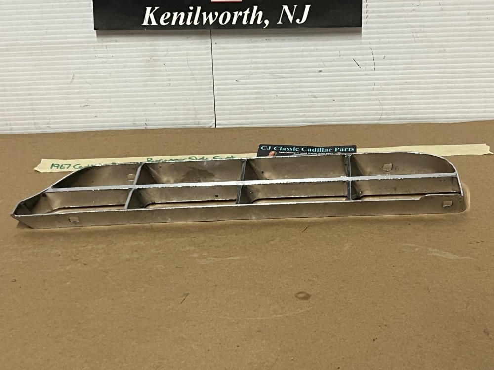 OEM 1967 Cadillac Deville Calais Fleetwood Commercial Chassis RIGHT PASSENGER SIDE FRONT BUMPER GRILL #1487634 - Image 10
