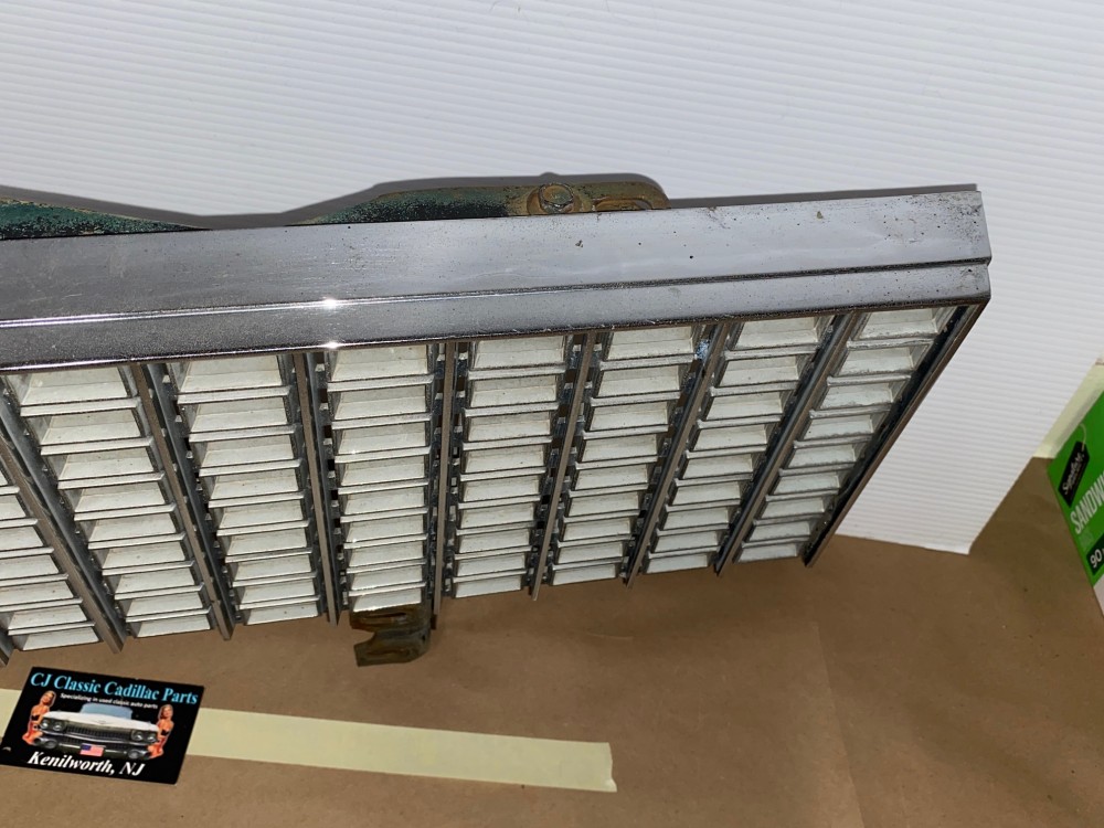 OEM 1975 1976 Cadillac Eldorado FRONT UPPER GRILL WITH MOUNTING BRACKETS #1606877 - Image 6