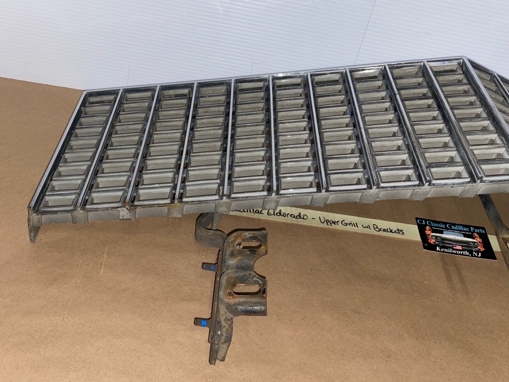 OEM 1975 1976 Cadillac Eldorado FRONT UPPER GRILL WITH MOUNTING BRACKETS #1606877 - Image 14