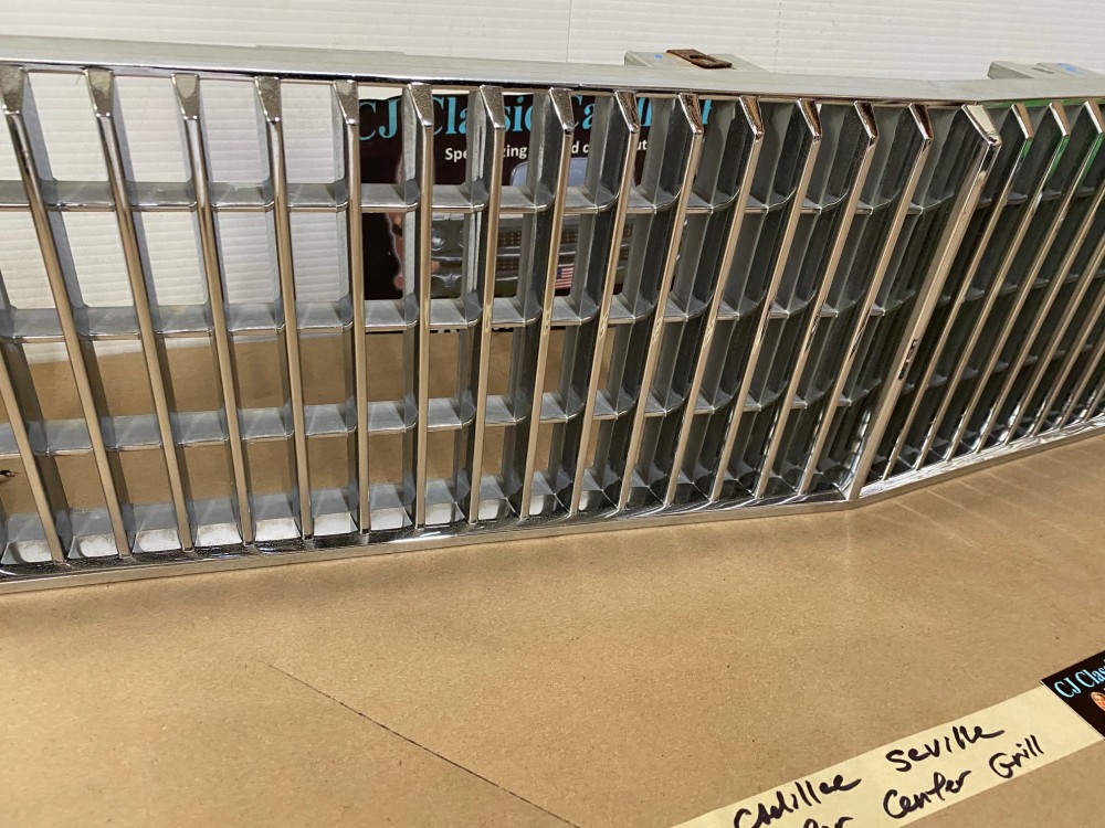 OEM 1977 1978 1979 Cadillac Seville FRONT UPPER CENTER GRILL GRILLE #1611327 - Image 21