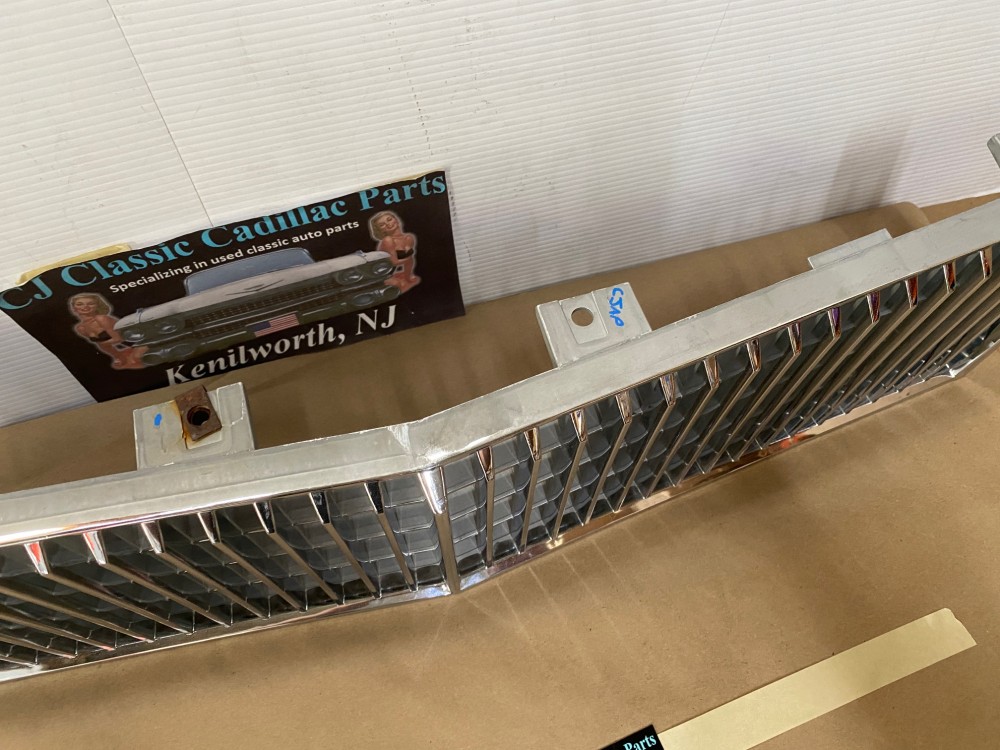 OEM 1977 1978 1979 Cadillac Seville FRONT UPPER CENTER GRILL GRILLE #1611327 - Image 18