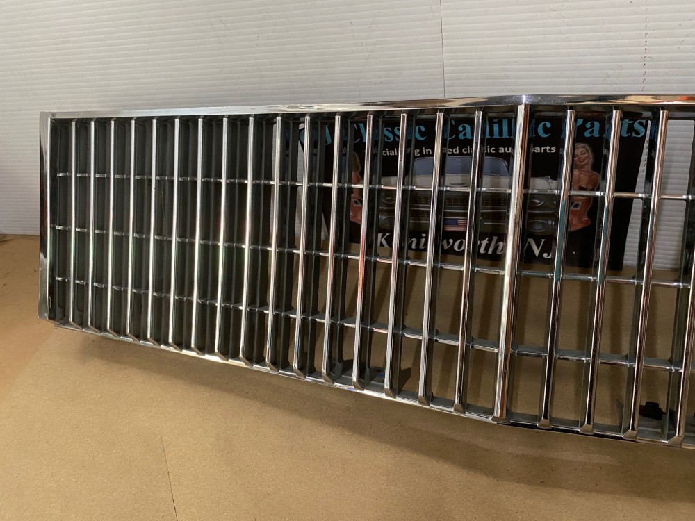 OEM 1977 1978 1979 Cadillac Seville FRONT UPPER CENTER GRILL GRILLE #1611327 - Image 15