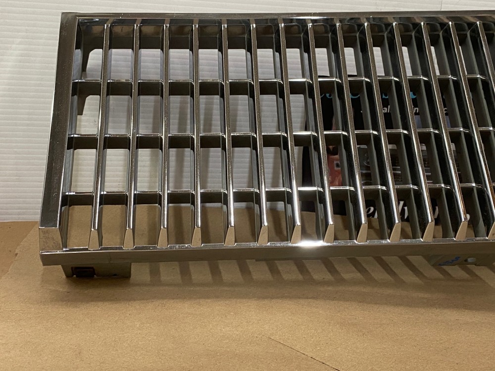 OEM 1977 1978 1979 Cadillac Seville FRONT UPPER CENTER GRILL GRILLE #1611327 - Image 12