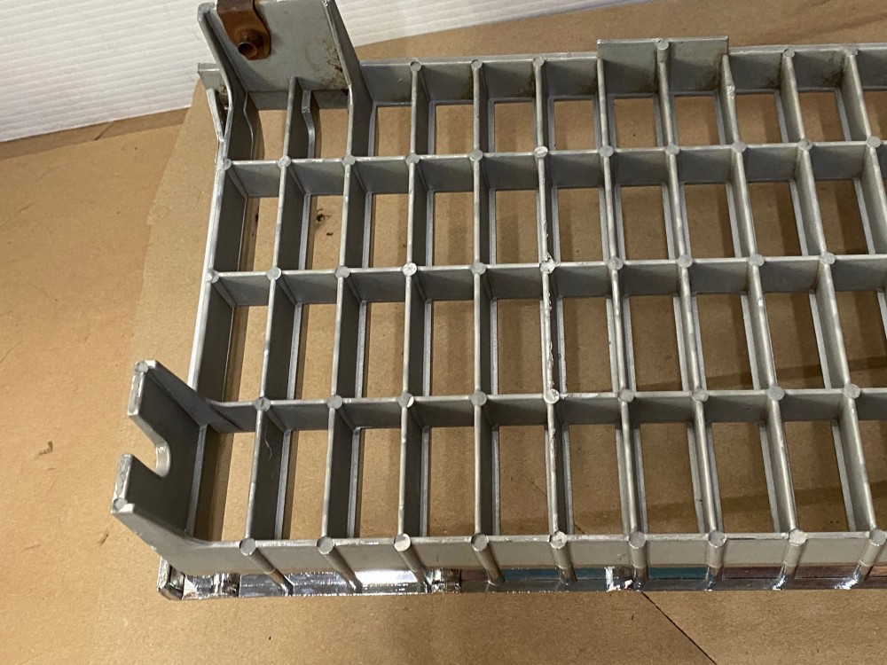 OEM 1977 1978 1979 Cadillac Seville FRONT UPPER CENTER GRILL GRILLE #1611327 - Image 3