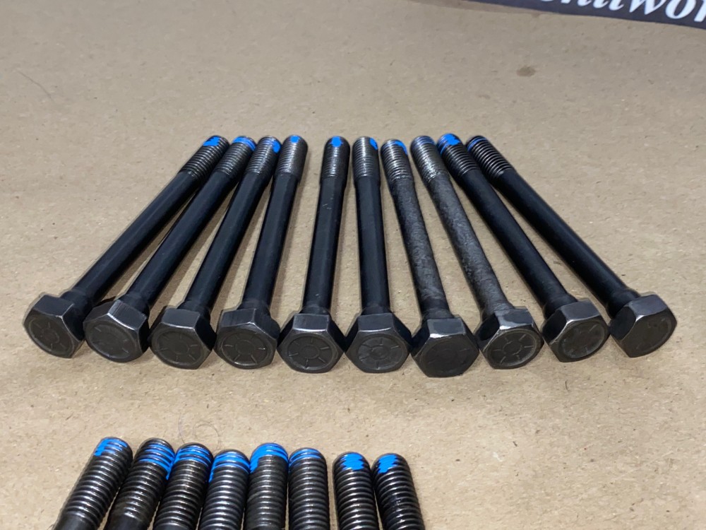 OEM 1967 Cadillac 429 Engine CYLINDER HEAD BOLTS - COMPLETE SET (INCLUDES ROCKER BOLTS) - Image 9
