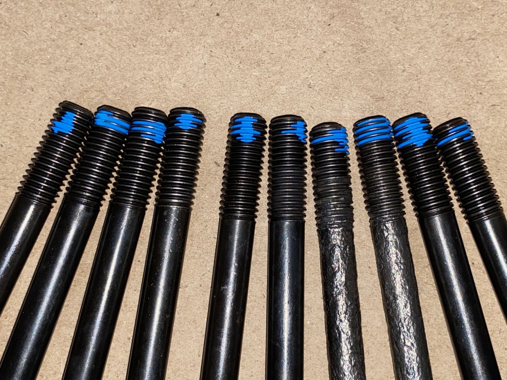 OEM 1967 Cadillac 429 Engine CYLINDER HEAD BOLTS - COMPLETE SET (INCLUDES ROCKER BOLTS) - Image 11