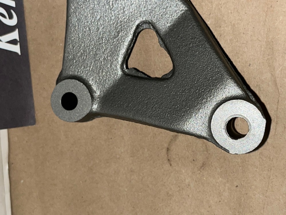 OEM 1961 Cadillac Deville Eldorado Fleetwood FRONT A/C COMPRESSOR SUPPORT MOUNTING BRACKET #1475890 - Image 4