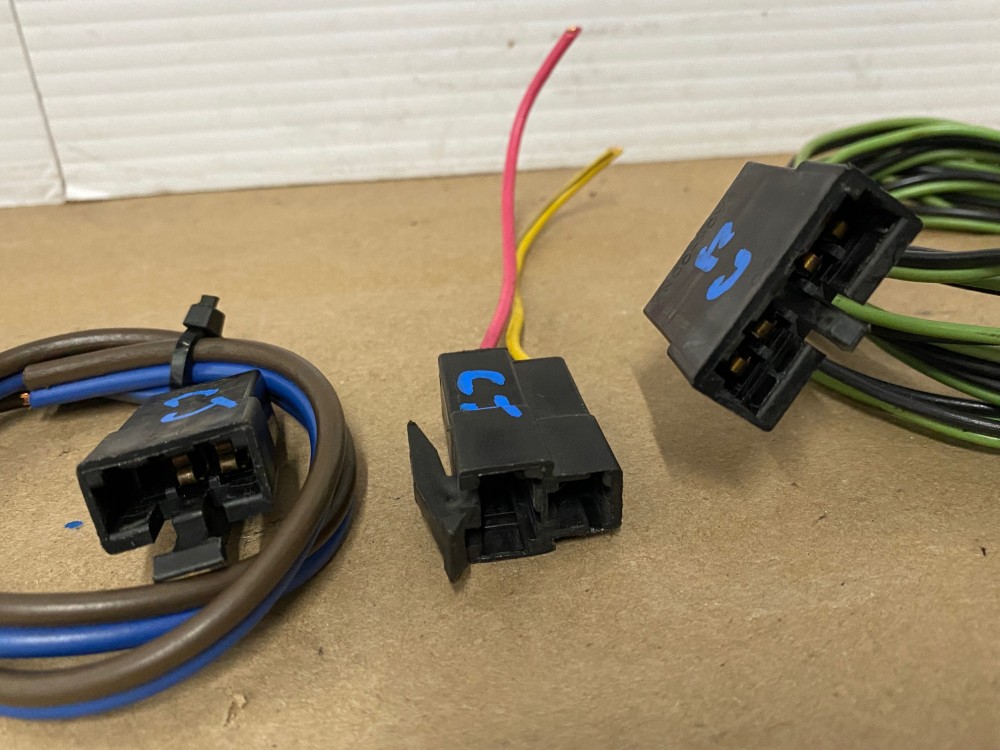 OEM 1974 1975 1976 Cadillac Deville Eldorado Fleetwood Calais DASH RADIO WIRE HARNESS PIGTAIL CONNECTORS - Image 2