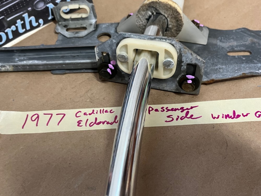 OEM 1971 1972 1973 1974 1975 1976 Cadillac Coupe Deville Eldorado Calais 1977 1978 Eldorado RIGHT FRONT DOOR WINDOW GUIDE TUBE LOWER SASH GUIDE #9669422/#9669418 - Image 3