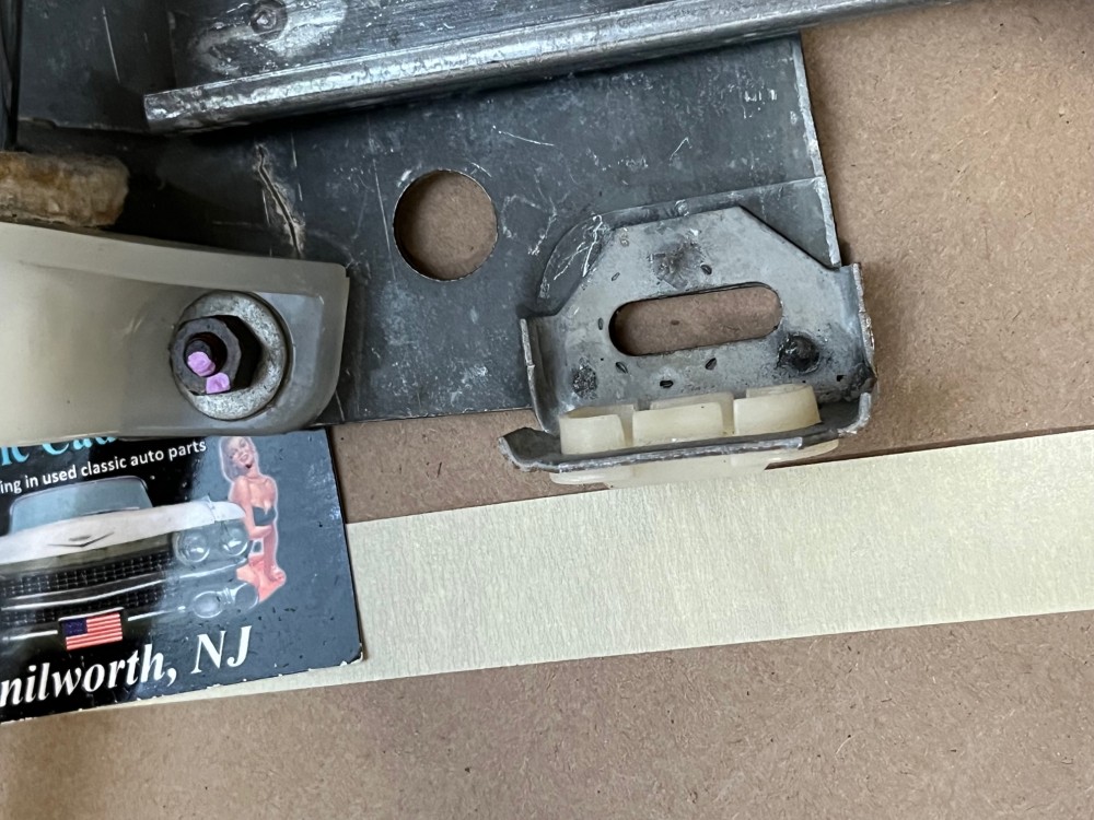 OEM 1971 1972 1973 1974 1975 1976 Cadillac Coupe Deville Eldorado Calais 1977 1978 Eldorado RIGHT FRONT DOOR WINDOW GUIDE TUBE LOWER SASH GUIDE #9669422/#9669418 - Image 13