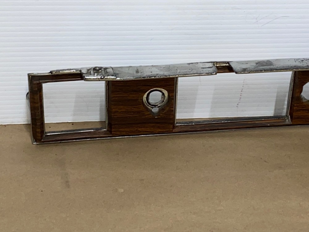OEM 1974 1975 1976 1977 1978 Cadillac Eldorado RIGHT PASSENGER SIDE DASH TRIM RADIO BEZEL WITH EMBLEMS - Image 2