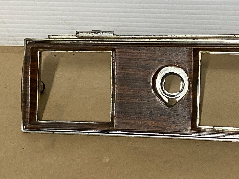 OEM 1974 1975 1976 1977 1978 Cadillac Eldorado RIGHT PASSENGER SIDE DASH TRIM RADIO BEZEL WITH EMBLEMS - Image 10
