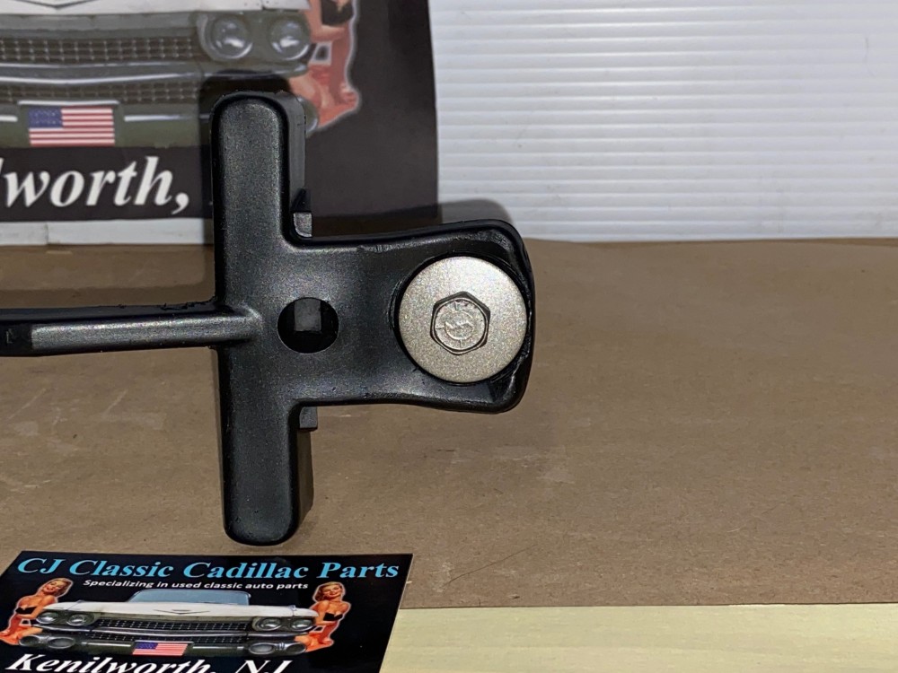 OEM 1975 1976 Cadillac Deville Fleetwood Calais 1975 1976 1977 1978 Cadillac Eldorado BATTERY HOLD DOWN MOUNTING BRACKET #1608537/1605096 - Image 3