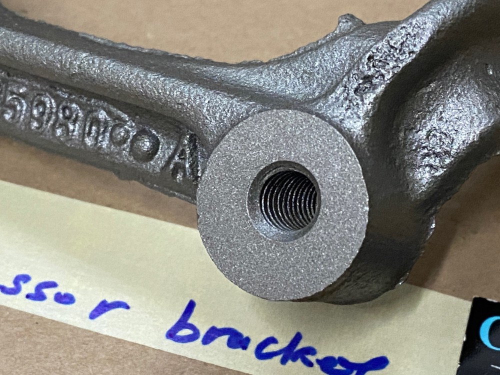 RESTORED 1961 Cadillac Deville Eldorado Fleetwood REAR A/C COMPRESSOR SUPPORT BRACKET #1475980 - Image 9