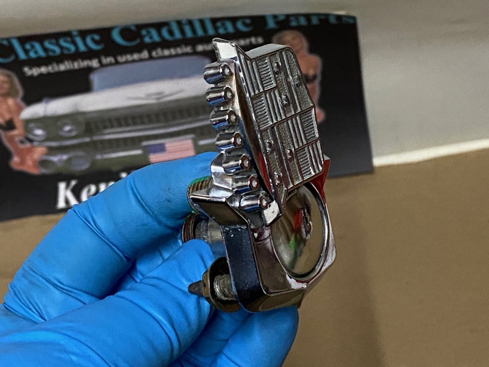 OEM 1964 1965 1966 Cadillac Deville Eldorado Cadillac Calais DECK LID TRUNK LOCK COVER FLIPPER EMBLEM W/ LOCK CYLINDER & KEY #3632905 - Image 11