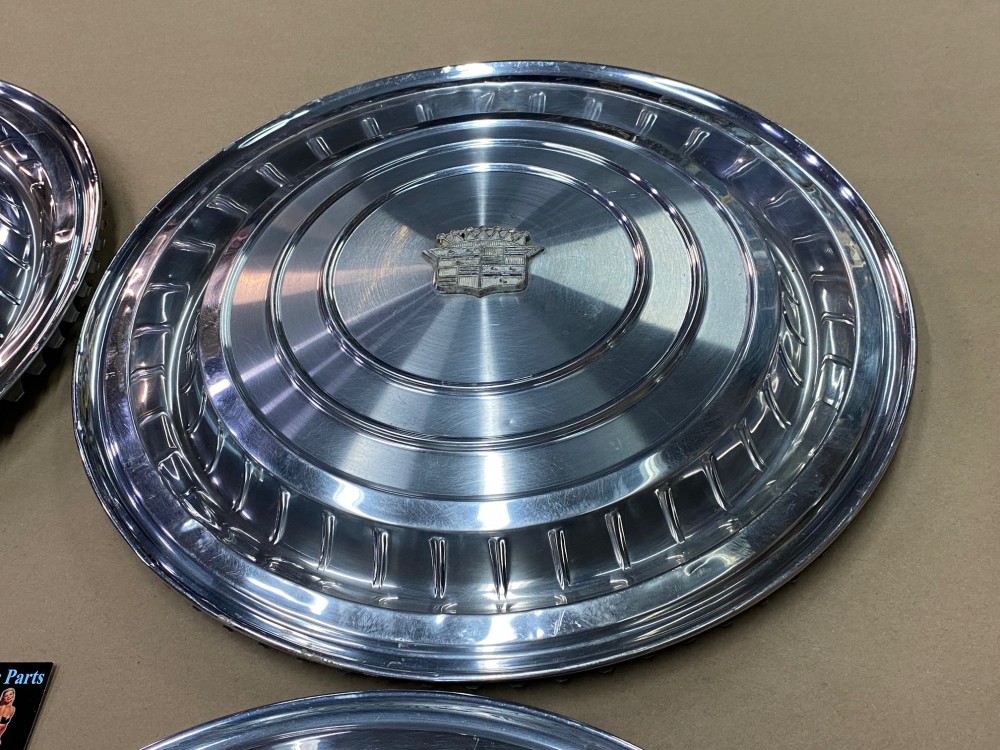 OEM 1960 Cadillac Deville Eldorado Fleetwood 15" HUBCAPS WHEEL COVER WITH CREST EMBLEMS (SET OF 4) - Image 17