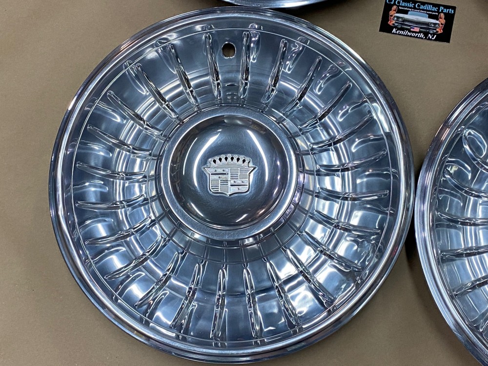 OEM 1961 1962 Cadillac Deville Eldorado Fleetwood 15" HUBCAPS WHEEL COVER WITH CREST EMBLEMS (SET OF 4) - Image 3