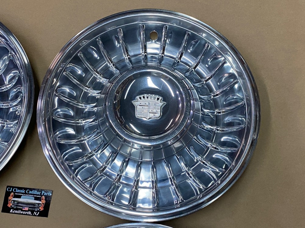 OEM 1961 1962 Cadillac Deville Eldorado Fleetwood 15" HUBCAPS WHEEL COVER WITH CREST EMBLEMS (SET OF 4) - Image 4