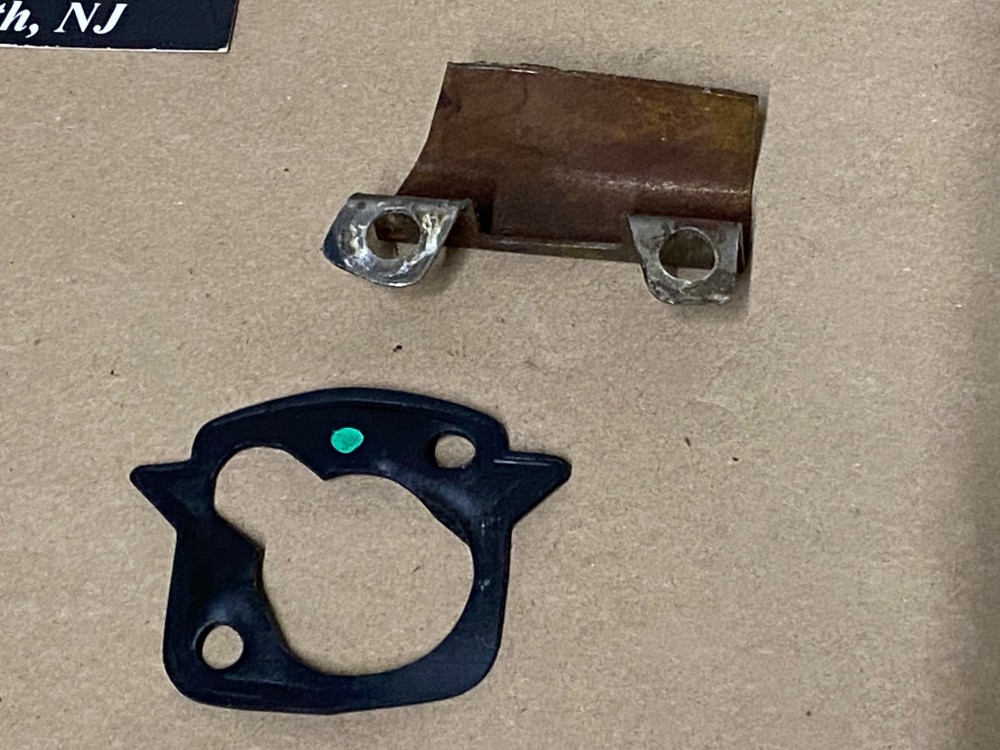 OEM 1967 1968 Cadillac Deville Eldorado Cadillac Calais DECK LID TRUNK LOCK COVER FLIPPER EMBLEM W/ LOCK CYLINDER & KEY #3633073 - Image 3