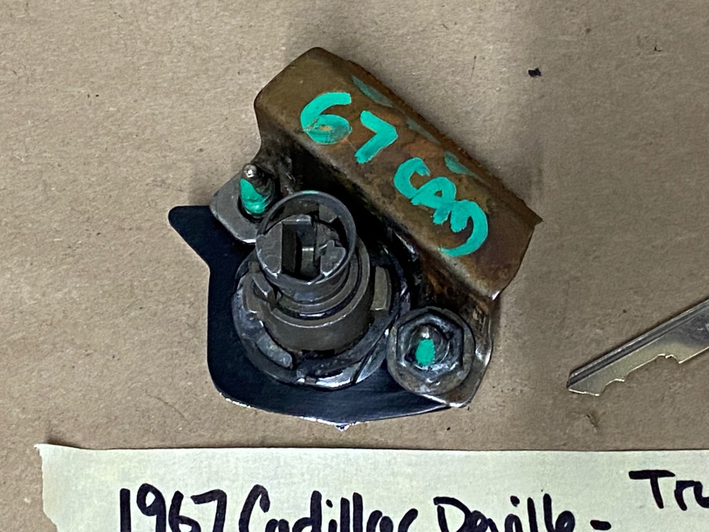 OEM 1967 1968 Cadillac Deville Eldorado Cadillac Calais DECK LID TRUNK LOCK COVER FLIPPER EMBLEM W/ LOCK CYLINDER & KEY #3633073 - Image 21
