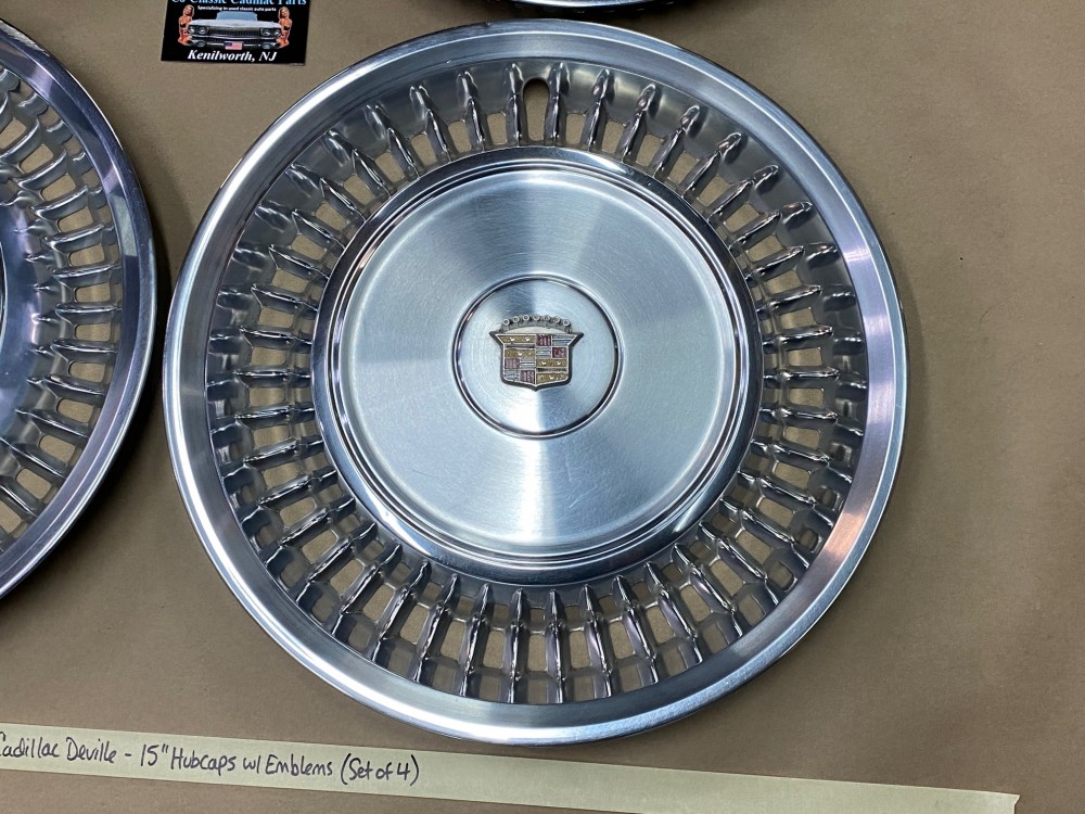 OEM 1971-1972 Cadillac Deville Fleetwood Calais 15" HUBCAPS WHEEL COVERS WITH CREST EMBLEMS (SET OF 4) - Image 5