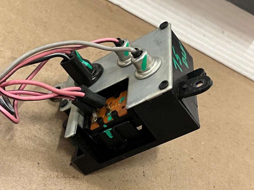 OEM 1975 Cadillac Deville Fleetwood Eldorado Calais DASH CRUISE CONTROL SWITCH **TESTED** #1606799 - Image 9