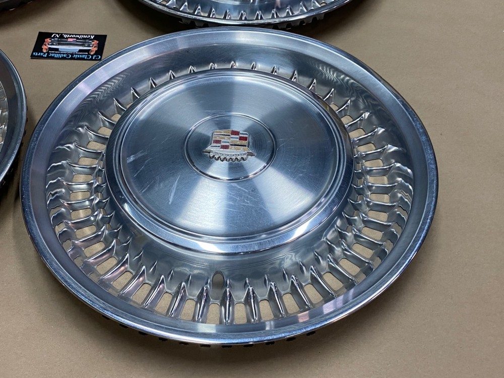 OEM 1971-1972 Cadillac Deville Fleetwood Calais 15" HUBCAPS WHEEL COVERS WITH CREST EMBLEMS (SET OF 4) - Image 13