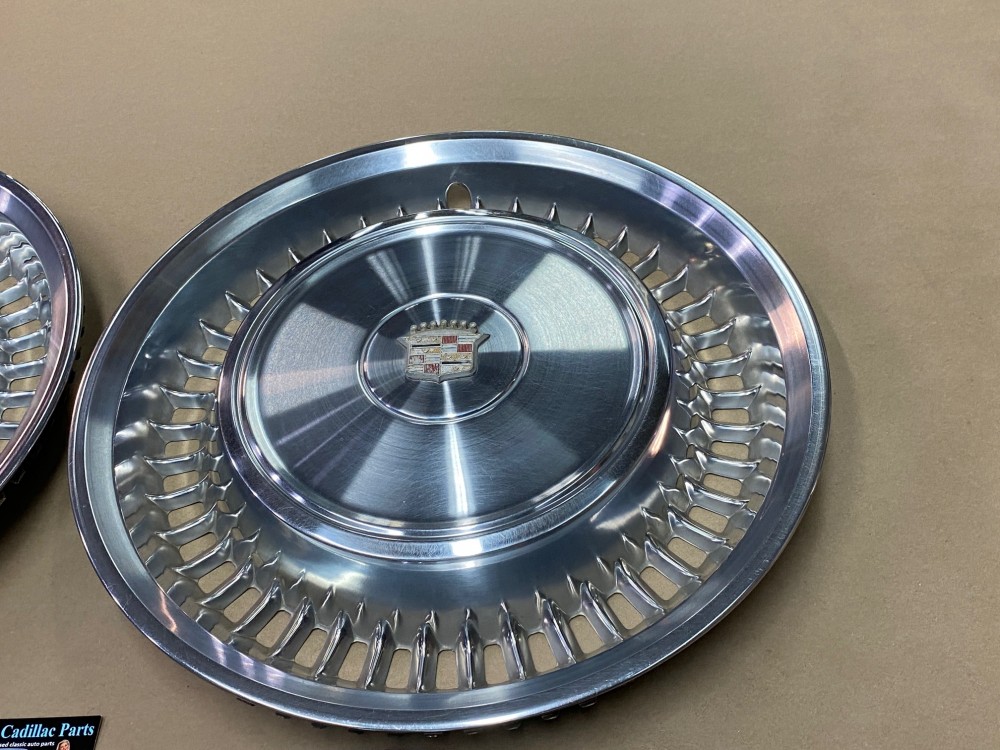 OEM 1971-1972 Cadillac Deville Fleetwood Calais 15" HUBCAPS WHEEL COVERS WITH CREST EMBLEMS (SET OF 4) - Image 15