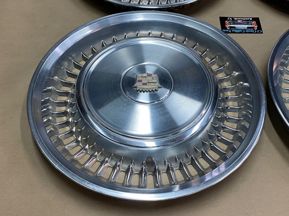 OEM 1971-1972 Cadillac Deville Fleetwood Calais 15" HUBCAPS WHEEL COVERS WITH CREST EMBLEMS (SET OF 4) - Image 17