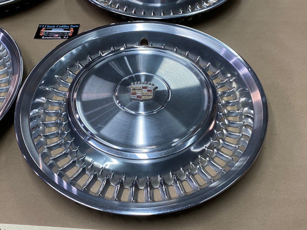 OEM 1971-1972 Cadillac Deville Fleetwood Calais 15" HUBCAPS WHEEL COVERS WITH CREST EMBLEMS (SET OF 4) - Image 19