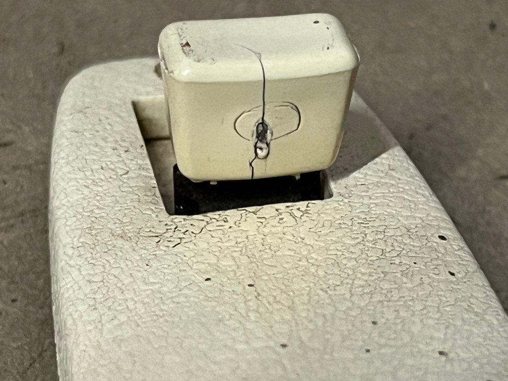 OEM 1971 1972 1973 1974 1975 1976 Cadillac Deville Calais 1971 1972 1973 1974 1975 1976 1977 1978 Eldorado FRONT SEAT BACK RELEASE LEVER HANDLE KNOB - OFF WHITE - #9836756/#9836755 - Image 6