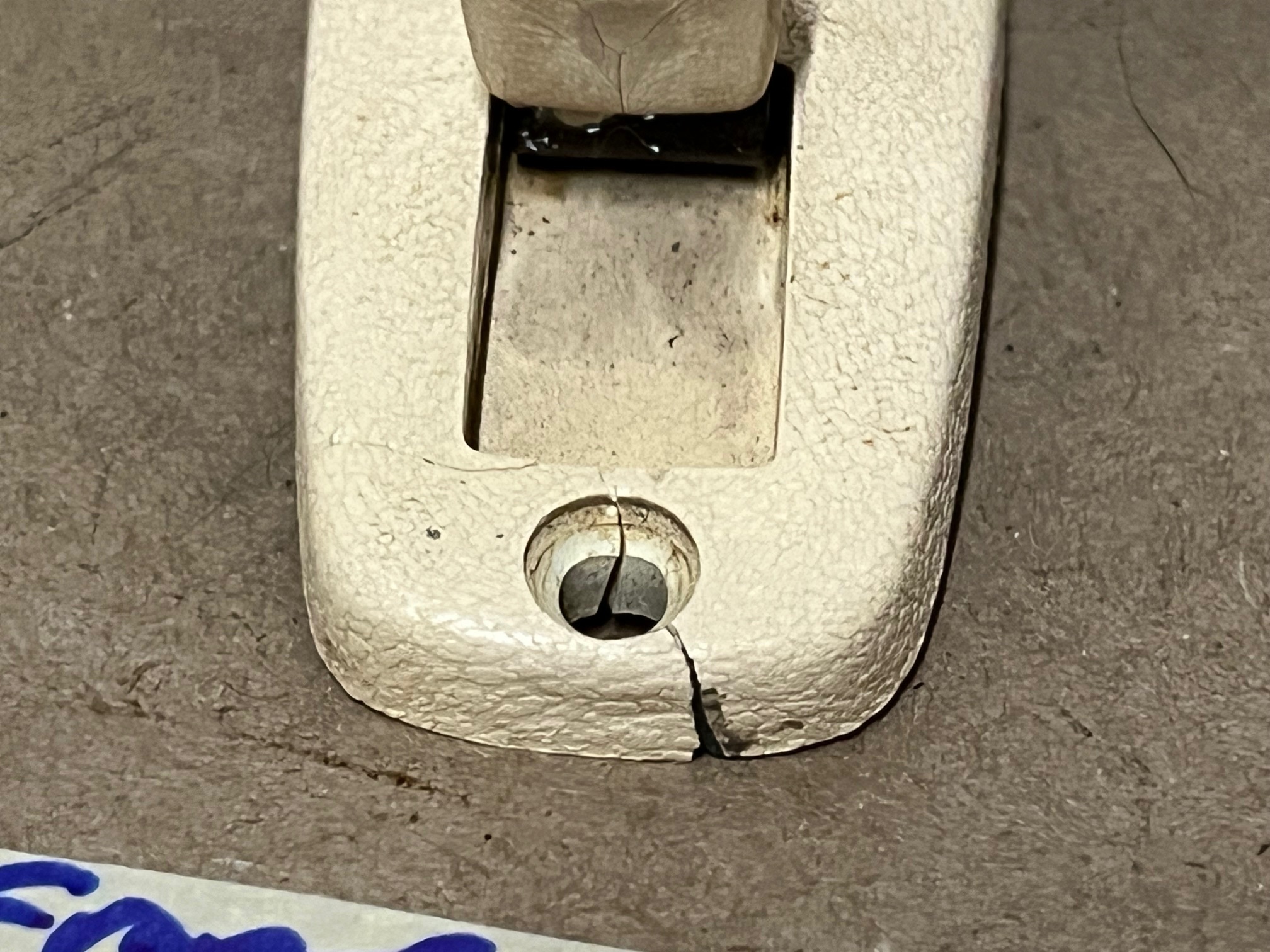 OEM 1971 1972 1973 1974 1975 1976 Cadillac Deville Calais 1971 1972 1973 1974 1975 1976 1977 1978 Eldorado FRONT SEAT BACK RELEASE LEVER HANDLE KNOB - OFF WHITE - #9836756/#9836755 - Image 5