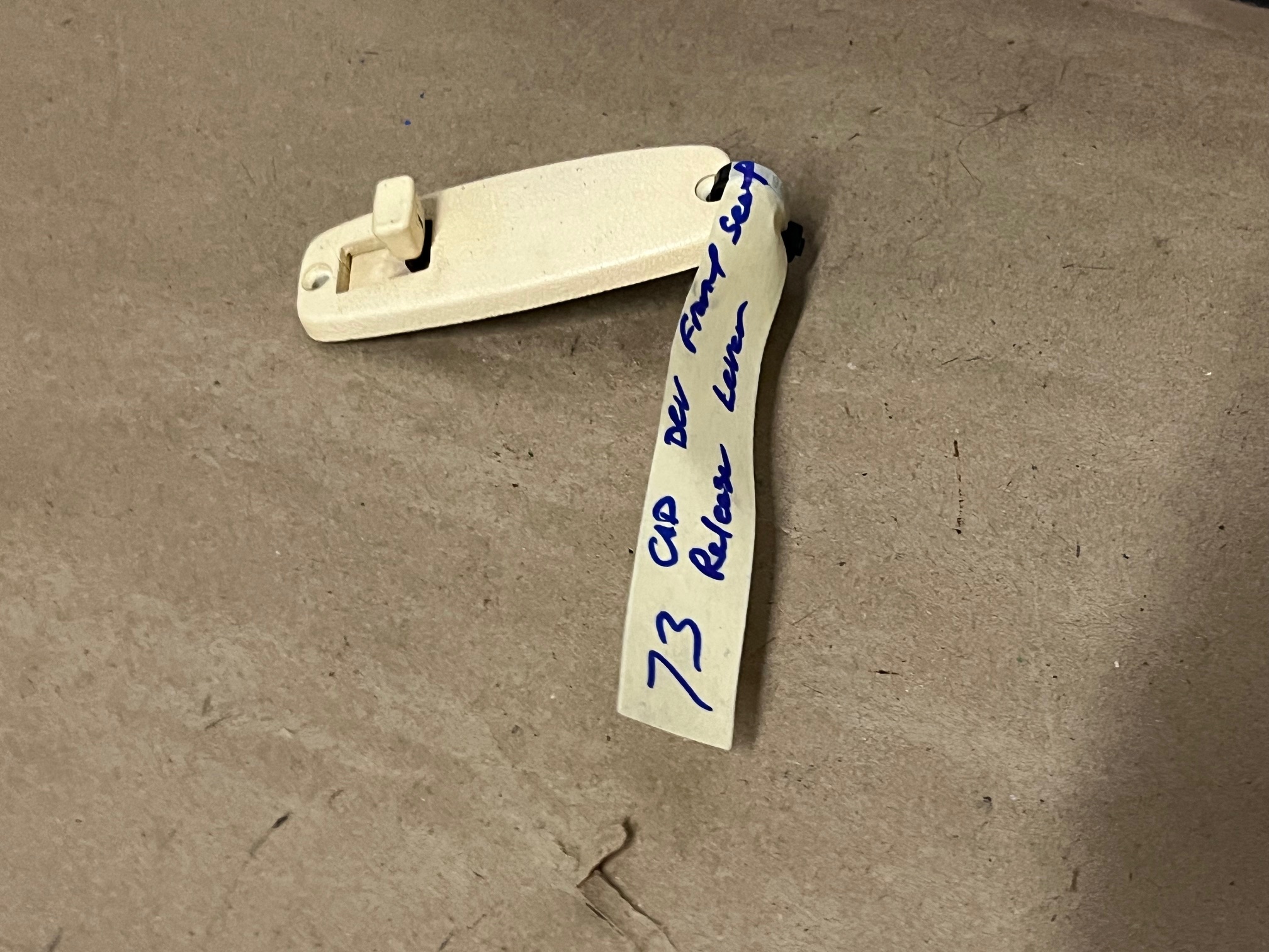 OEM 1971 1972 1973 1974 1975 1976 Cadillac Deville Calais 1971 1972 1973 1974 1975 1976 1977 1978 Eldorado FRONT SEAT BACK RELEASE LEVER HANDLE KNOB - OFF WHITE - #9836756/#9836755 - Image 2