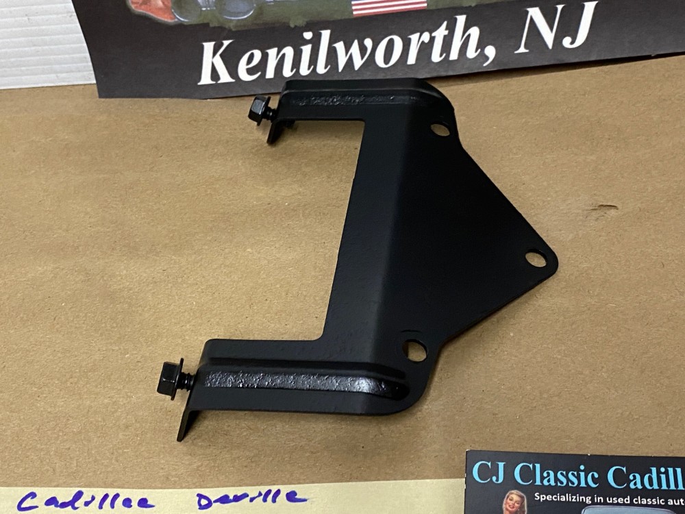 OEM 1973 Cadillac Deville Fleetwood Eldorado Calais RADIATOR COOLANT OVERFLOW RESERVOIR BOTTLE MOUNTING BRACKET #1601997 - Image 4