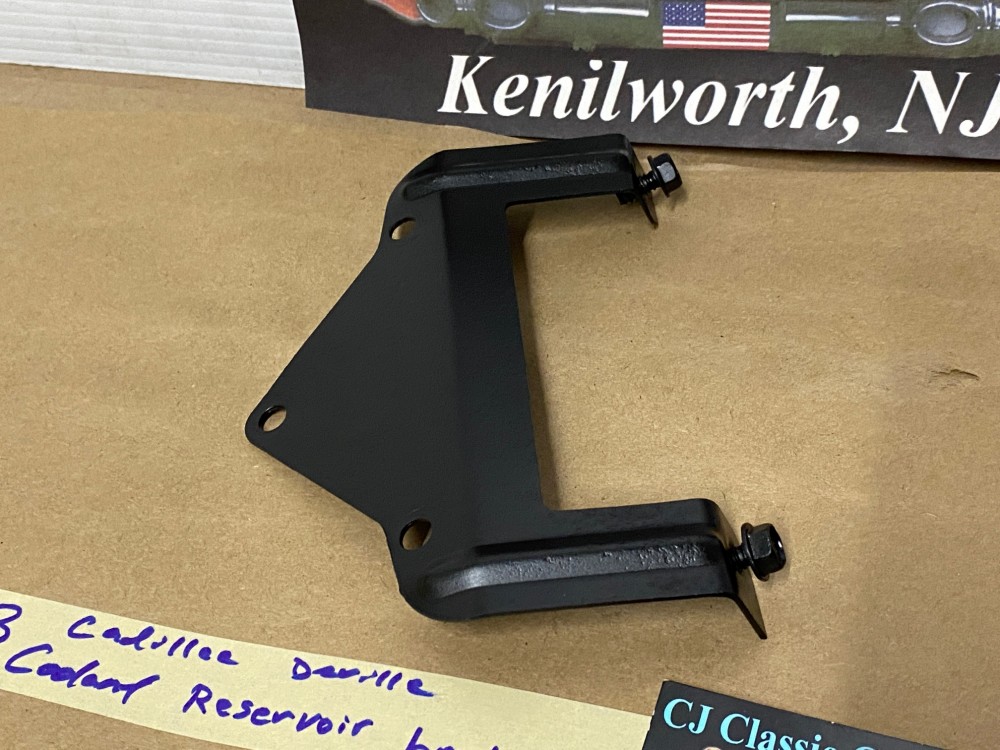OEM 1973 Cadillac Deville Fleetwood Eldorado Calais RADIATOR COOLANT OVERFLOW RESERVOIR BOTTLE MOUNTING BRACKET #1601997 - Image 6