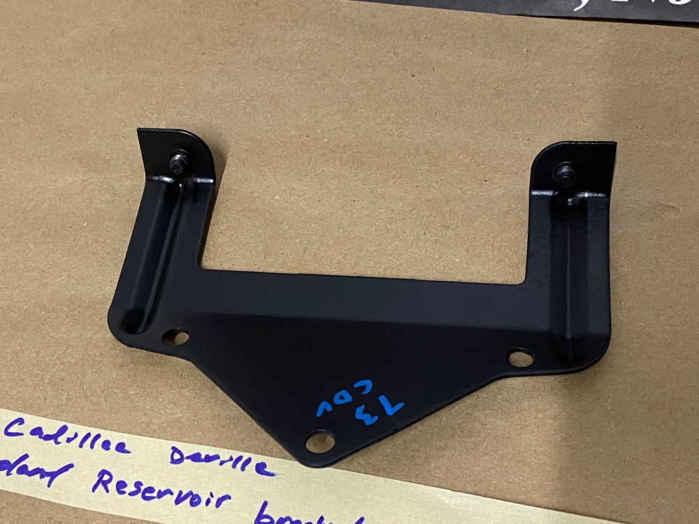 OEM 1973 Cadillac Deville Fleetwood Eldorado Calais RADIATOR COOLANT OVERFLOW RESERVOIR BOTTLE MOUNTING BRACKET #1601997 - Image 9