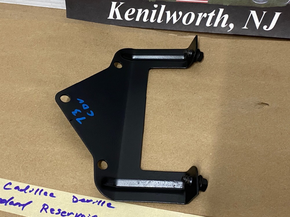 OEM 1973 Cadillac Deville Fleetwood Eldorado Calais RADIATOR COOLANT OVERFLOW RESERVOIR BOTTLE MOUNTING BRACKET #1601997 - Image 10