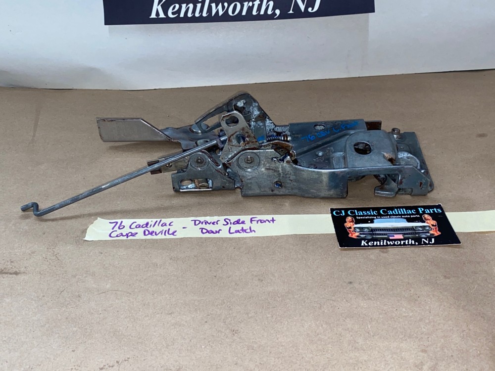 OEM 1976 Cadillac Coupe Deville 1976 1977 1978 Eldorado LEFT DRIVER SIDE FRONT DOOR LATCH #20005893 - Image 2