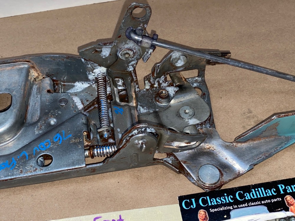 OEM 1976 Cadillac Coupe Deville 1976 1977 1978 Eldorado LEFT DRIVER SIDE FRONT DOOR LATCH #20005893 - Image 5