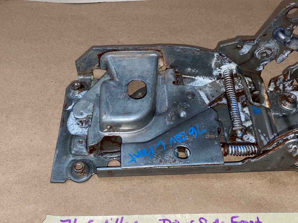 OEM 1976 Cadillac Coupe Deville 1976 1977 1978 Eldorado LEFT DRIVER SIDE FRONT DOOR LATCH #20005893 - Image 6