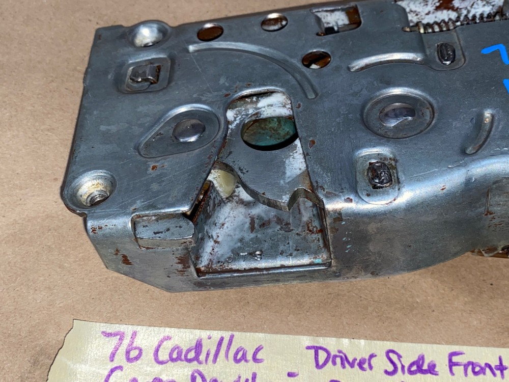 OEM 1976 Cadillac Coupe Deville 1976 1977 1978 Eldorado LEFT DRIVER SIDE FRONT DOOR LATCH #20005893 - Image 11