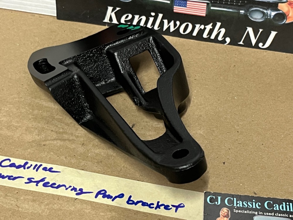 RESTORED 1963 1964 1965 1966 1967 Cadillac Deville Fleetwood Calais 1963-1966 Eldorado 390 429 ENGINE POWER STEERING PUMP MOUNTING BRACKET #1479145 - Image 2