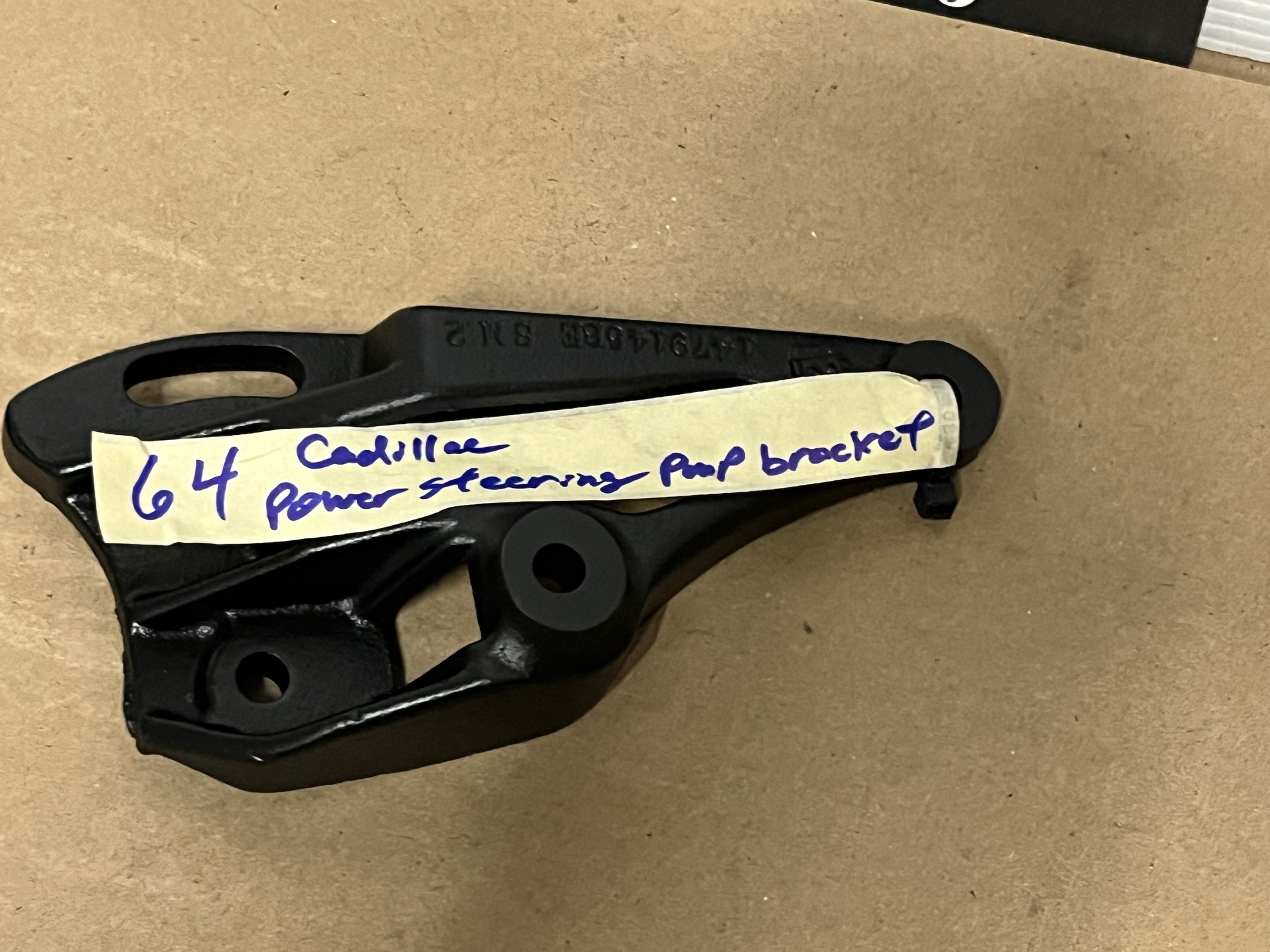 RESTORED 1963 1964 1965 1966 1967 Cadillac Deville Fleetwood Calais 1963-1966 Eldorado 390 429 ENGINE POWER STEERING PUMP MOUNTING BRACKET #1479145 - Image 9