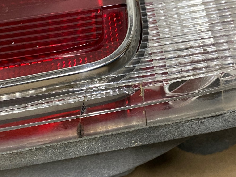 OEM 1966 Cadillac Deville Eldorado Fleetwood Calais REAR BUMPER TAIL LIGHT BRAKE REVERSE LIGHT LENS HOUSING #5957504/#5957531/#5957346/#911046 - Image 10