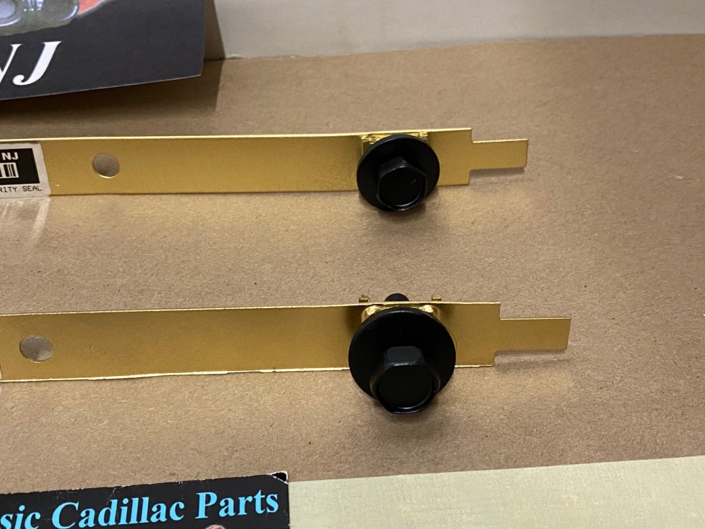 RESTORED OEM 1975 1976 Cadillac Deville Fleetwood Calais 1975 1976 1977 1978 Eldorado HOOD HINGE RETAINER MOUNTING BRACKETS - PAIR #3516238 - Image 9
