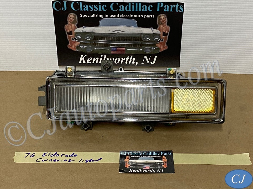 OEM 1975 1976 1977 1978 Cadillac Eldorado LEFT FRONT FENDER CORNERING TURN SIGNAL PARK LIGHT LENS #5966539