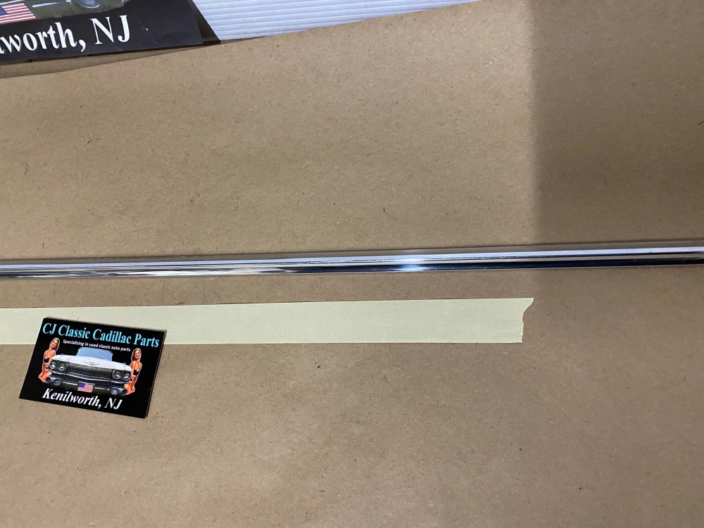 OEM 1965 1966 Cadillac Sedan Calais Deville Fleetwood FRONT DOOR CENTER MOLDING TRIM SPEAR #4227317 - Image 3