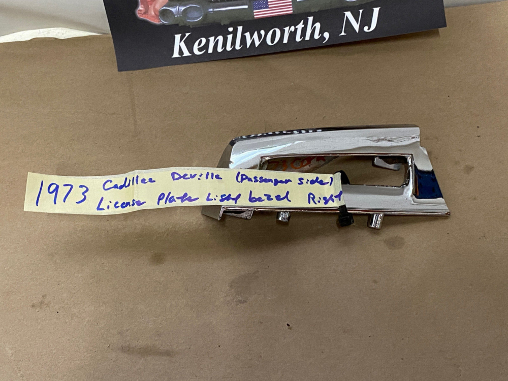 OEM 1973 Cadillac Deville Fleetwood Calais RIGHT PASS SIDE REAR LICENSE PLATE LIGHT BEZEL TRIM COVER #1601091 - Image 16